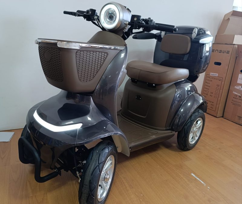 Scooter eléctrico Luna de 4 ruedas - Imagen 3