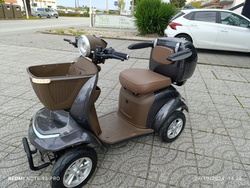 Scooter eléctrico Luna de 4 ruedas - Imagen 5